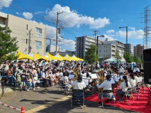 新曽中学校吹奏楽部水辺のステージの写真