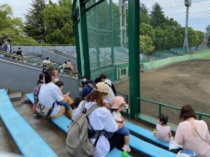 とだロコピクニック北部公園球場観客席の写真