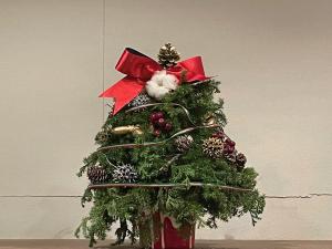 木の実を使ったクリスマスツリー