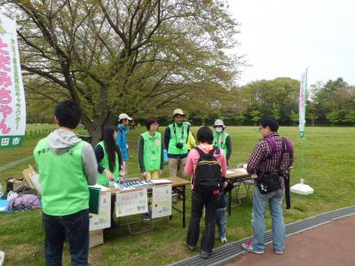 お花見イベント補助の写真