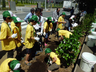 翔陽高等学校・イオン北戸田店活動の写真