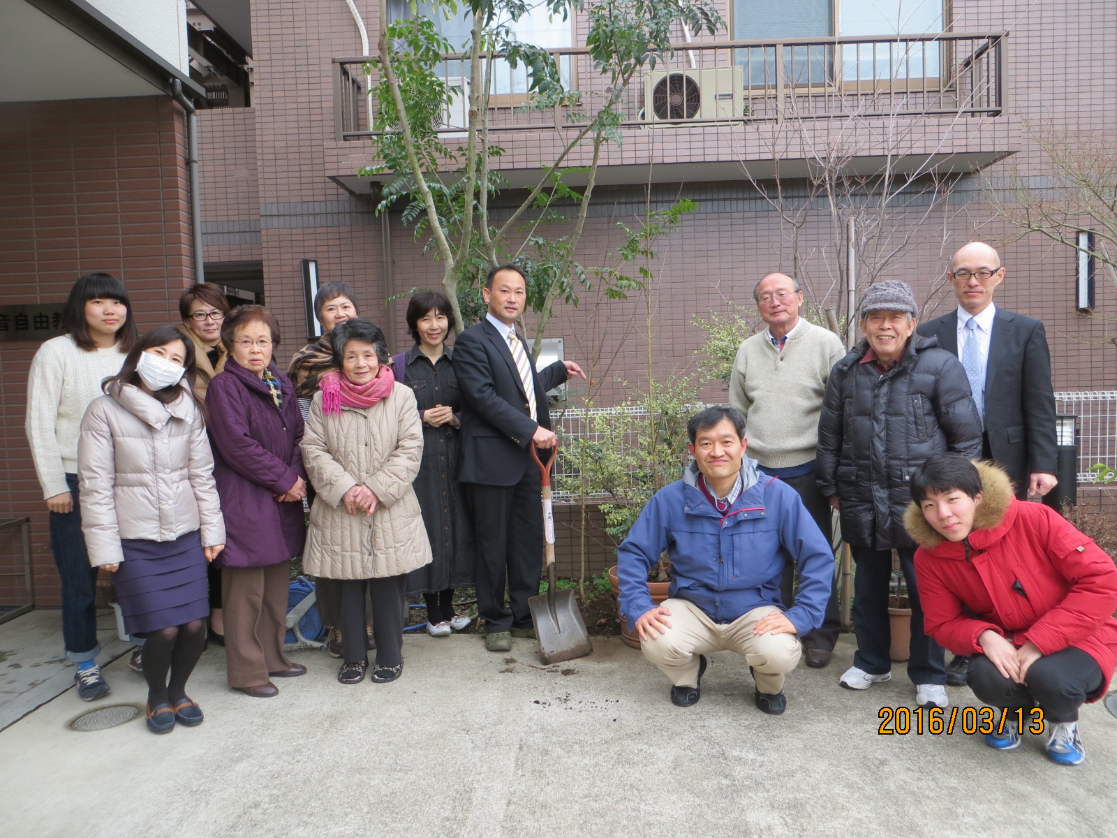 戸田福音自由協会活動の集合写真